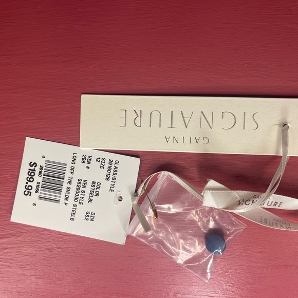 David’s Bridal formal / bridesmaid dress Size 12 - Picture 6 of 9